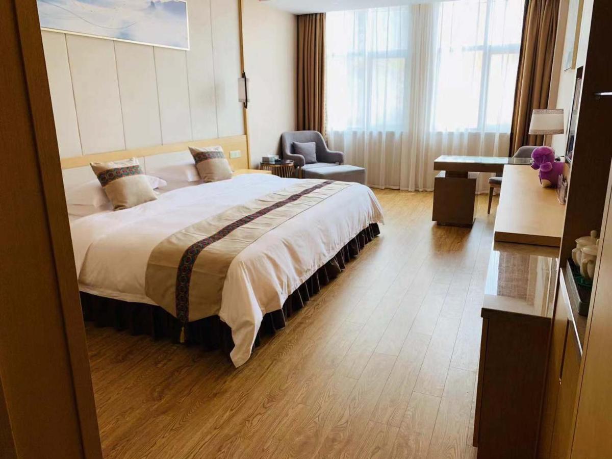 Ramada Plaza By Wyndham Enshi Hotel Kültér fotó