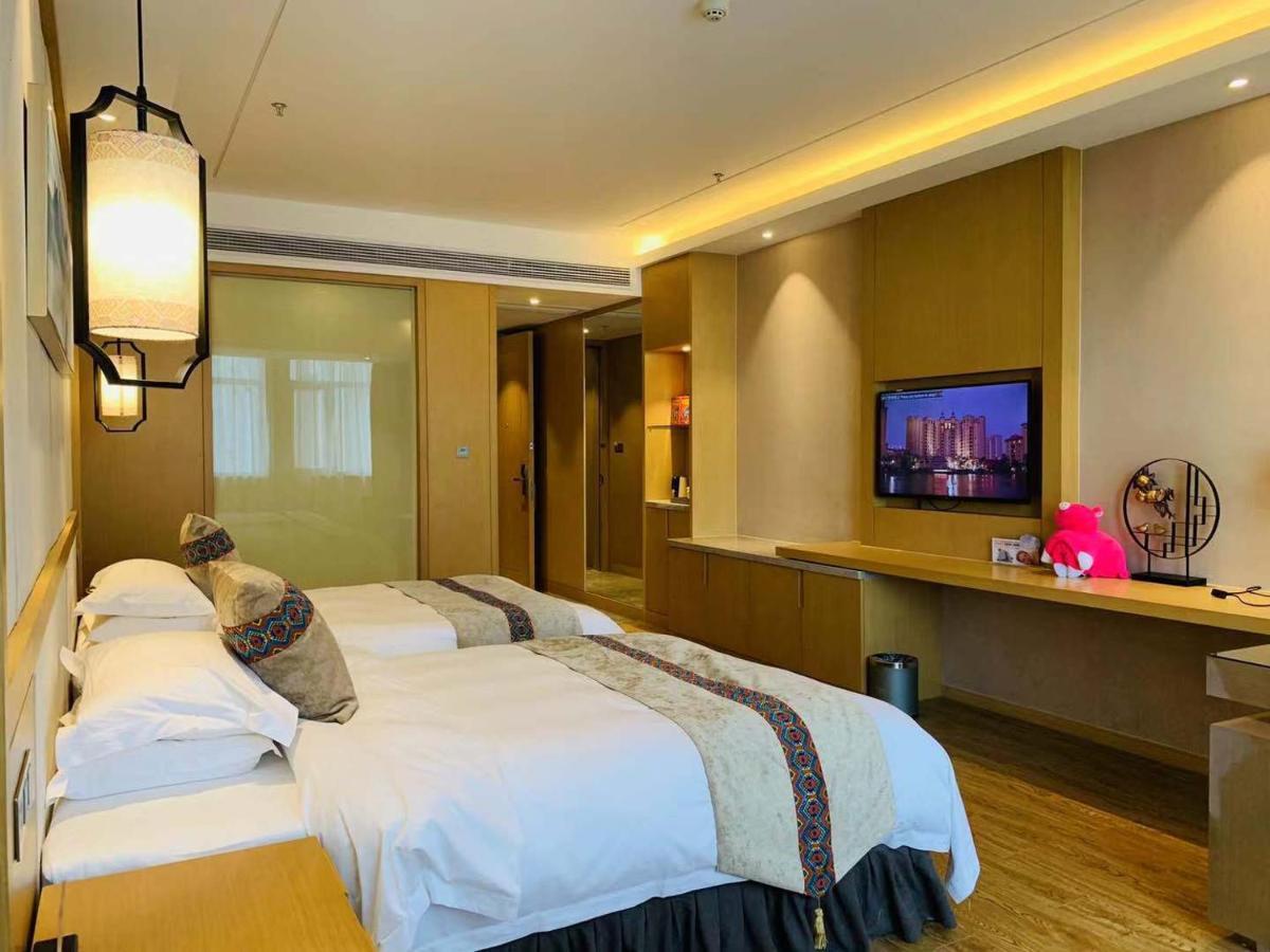 Ramada Plaza By Wyndham Enshi Hotel Kültér fotó